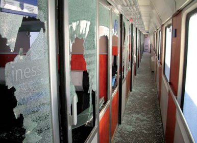 Aktueller Fall: Vandalismus am Wiener Sdbahnhof: Durch einen Vandalismusakt am Wiener Sdbahnhof Ende Dezember 2009 entstand an 19 Wagen ein Schaden von rund 450.000 Euro .